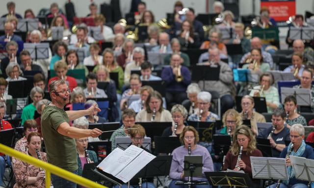 Musiceren met meer dan tweeduizend anderen: LÛD strijkt met massa-concert neer in WTC Expo