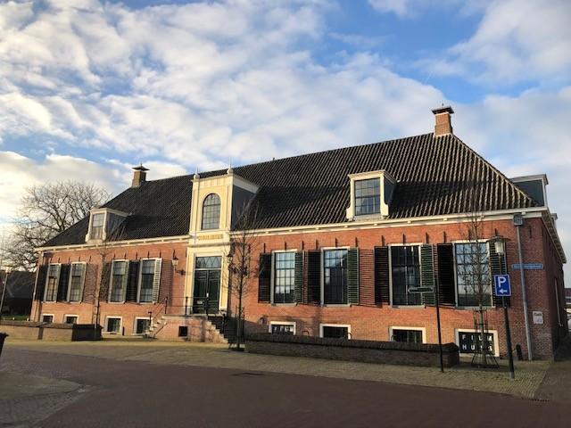 Statige huizen en weelderige tuinen aan het water: Kollum leek rond 1800 op de Vechtstreek