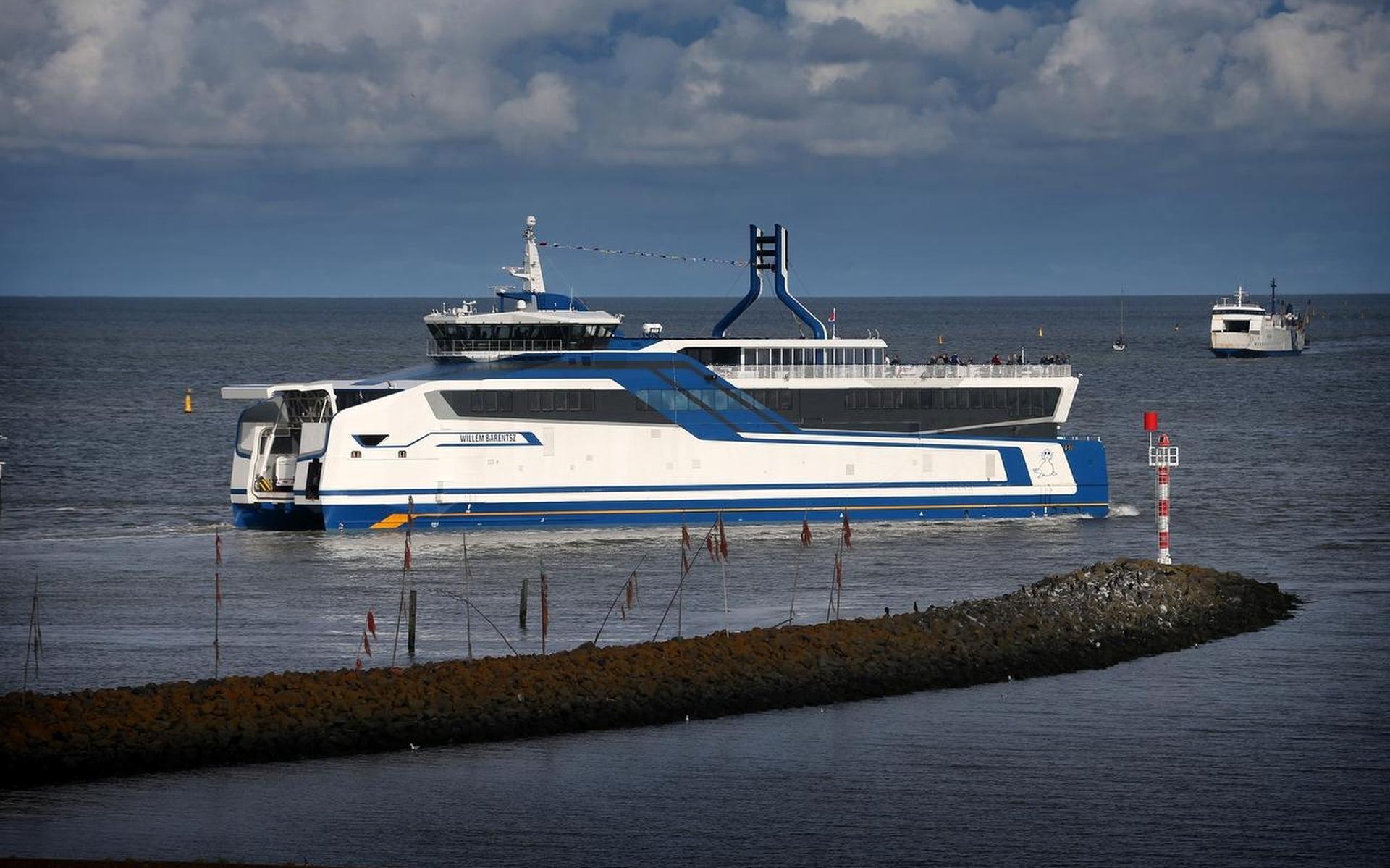 Veerboot naar Terschelling Ms Willem Barentsz lag na een technische storing twee uur stil op de Wadd