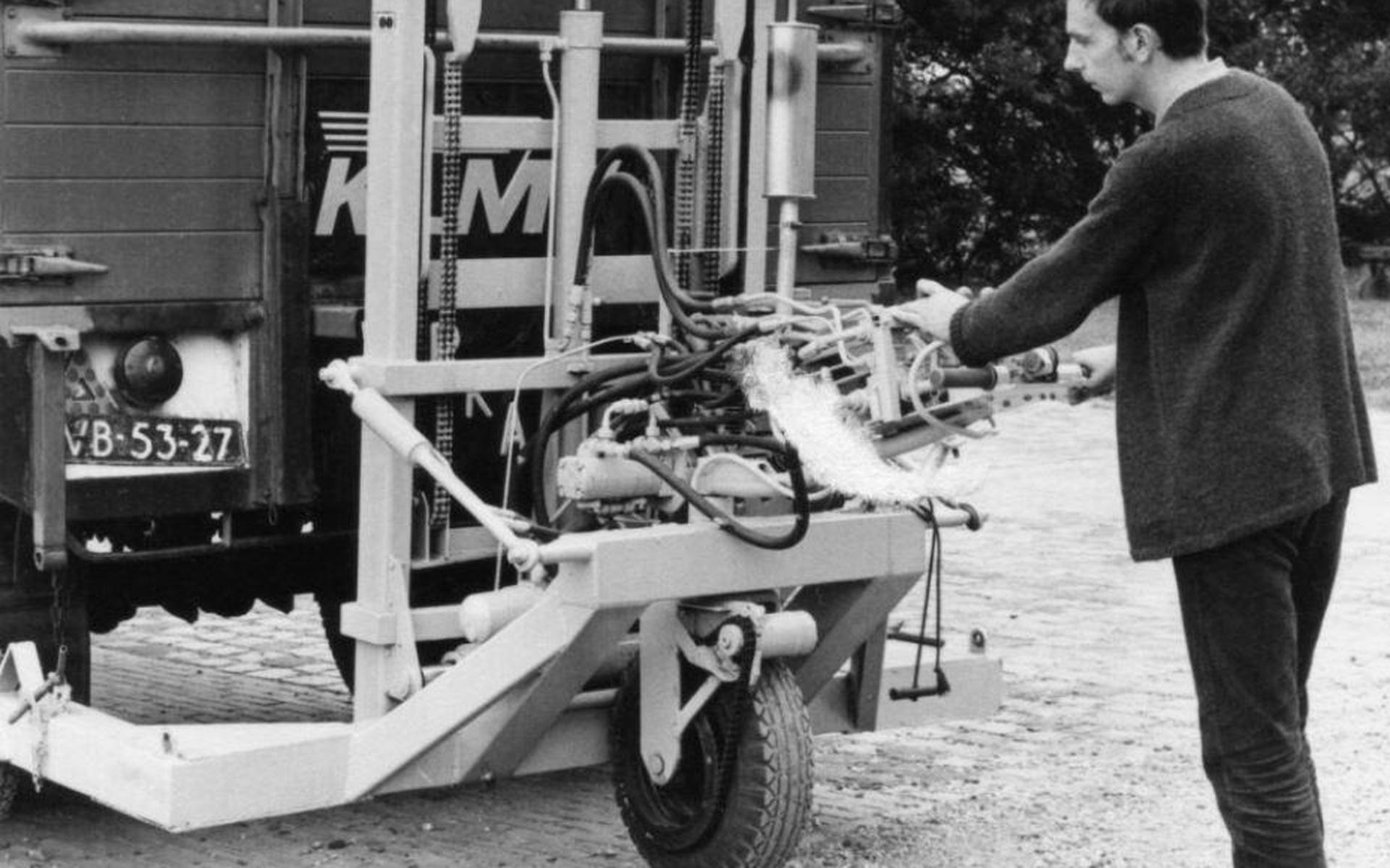 De kooiaap veroverde de wereld vanuit Vrouwenparochie - Friesch Dagblad