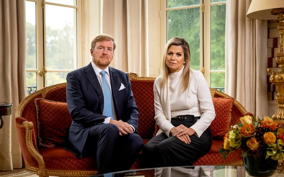 Koning Willem-Alexander en Koningin Maxima gingen door het stof in een opgenomen videoboodschap.