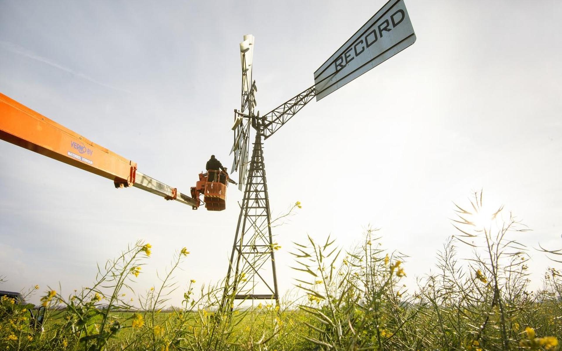 Zeldzame windmotor bij Dokkumer Ie kan na opknapbeurt weer draaien - Friesch Dagblad