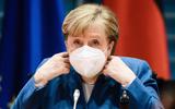 De Duitse Bondskanselier Angela Merkel heeft Spahn en zijn groep deskundigen terzijde geschoven en neemt nu zelf het voortouw over het inentingsprogramma.