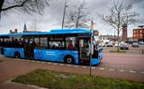 Het kostenplaatje en ‘de markt’ mogen dan niet het enige argument zijn. OV is een dienst om mensen mobiel te houden en wijken en dorpen leefbaar en bereikbaar.