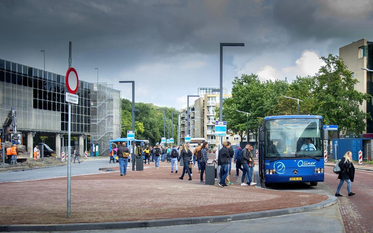 Volgens de provincie rijden er al genoeg bussen door Drachten. Foto: Jilmer Postma