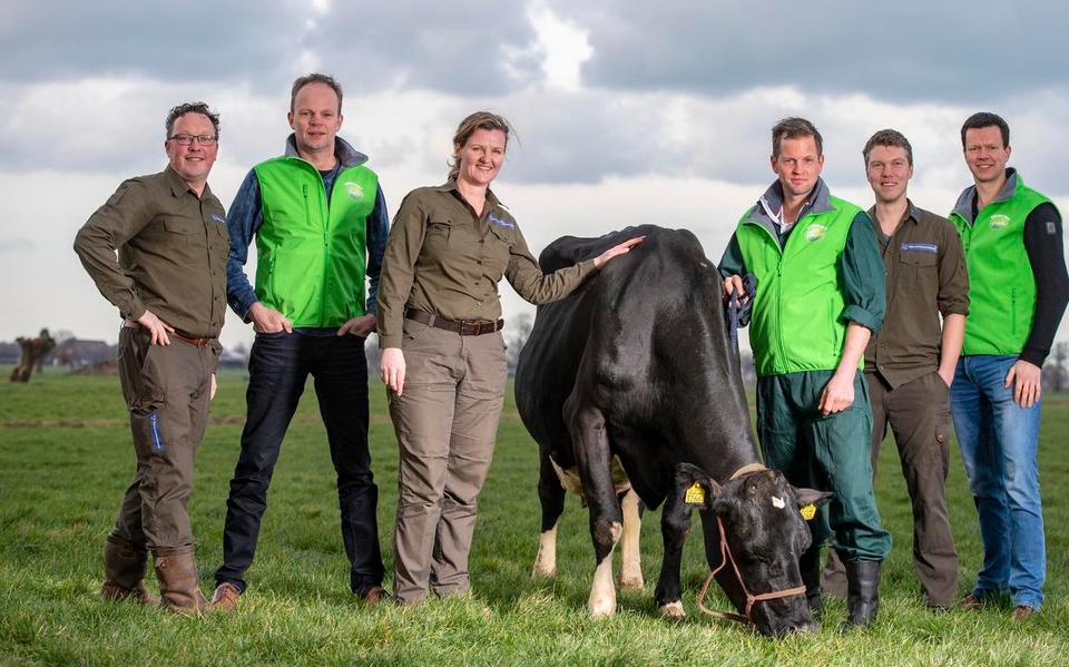 Door samen te werken streven Friesland Campina en Natuurmonumenten naar 20 procent natuur op het boerenbedrijf in 2025.