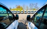 Van de 130 taxi’s en busjes van Waaksma zijn er nog maar een stuk of tien voertuigen op de weg.