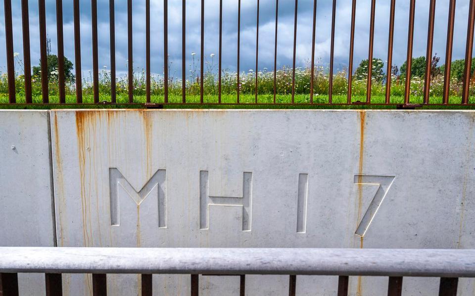Het Nationaal Monument MH17 in Park Vijfhuizen, ter nagedachtenis aan de slachtoffers van de vliegramp met vlucht MH17. 