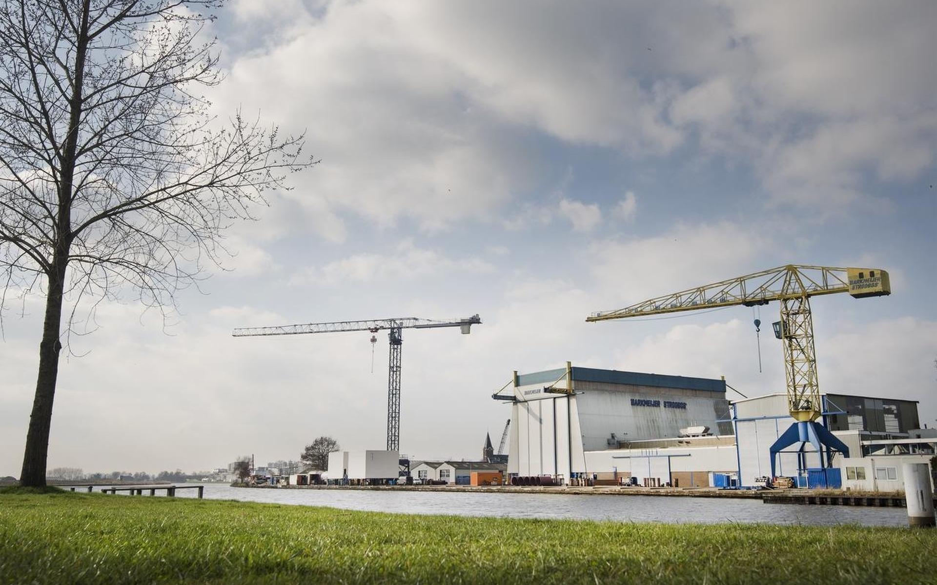 FNP Achtkarspelen vraagt zich af wat er gebeurt als er een schip met gevaarlijke stoffen de brug bij