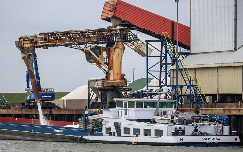 Zoutwinning door het Harlinger bedrijf Frisia Zout.
