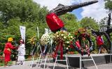 De nationale herdenking van de afschaffing van de slavernij gisteren bij het Nationaal Monument Slavernijverleden. Er was wegens de coronamaatregelen geen publiek bij de herdenking.