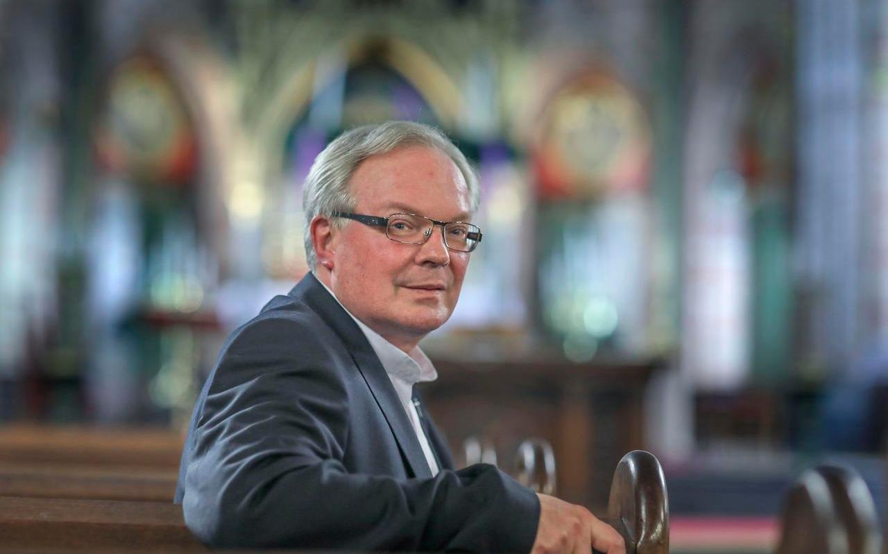 Peter van der Weide: „Ik beschrijf natuurlijk de katholieke belevingswereld, maar ik werd vooral aangesproken door niet-katholieken. Zij vonden het ook interessant om mijn verhalen te lezen.” Foto: Simon Bleeker