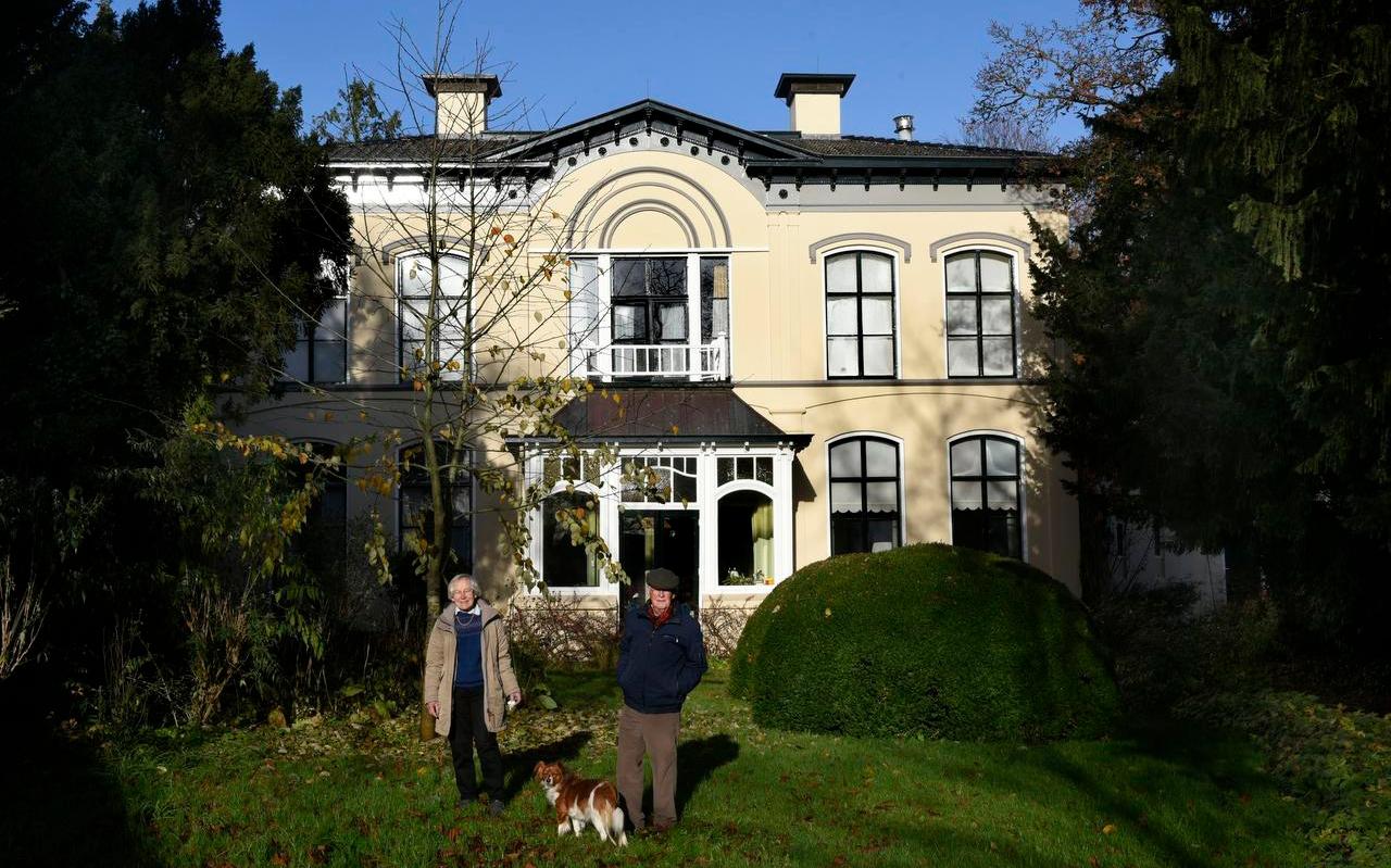 Mattie en Luc Lutz, sinds 1975 trotse bezitters van landgoed Philippusfenne in Kollum.
