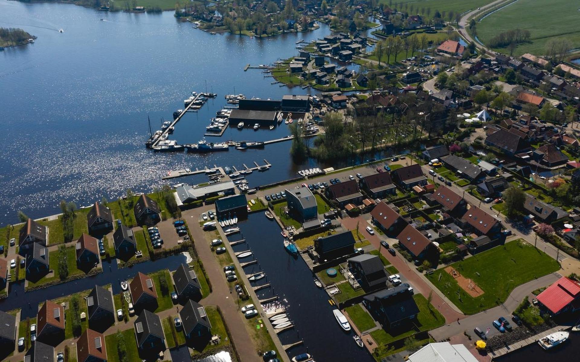 Provinciale Staten willen geen grote schepen meer op de vaarweg Heerenveen-Akkrum langs Terherne - F