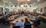 Een dossier als de zandwinning, waarover het college van De Fryske Marren in 2019 uiteindelijk uiteen viel, slokt veel tijd op voor de gemeenteraadsleden.