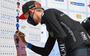 De presentatielijst tekenen voor de start van de Ronde van Rhodos, die eerder deze maand verreden werd.