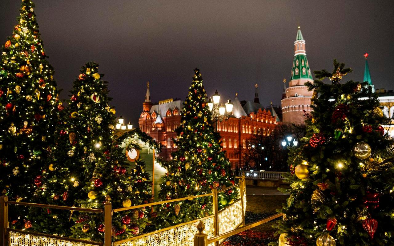 Het straatbeeld in Moskou waar kerstviering eigenlijk nieuwjaarsviering is.