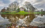 Hoog water in Leeuwarden. Door de klimaatverandering zal wateroverlast steeds vaker voorkomen.