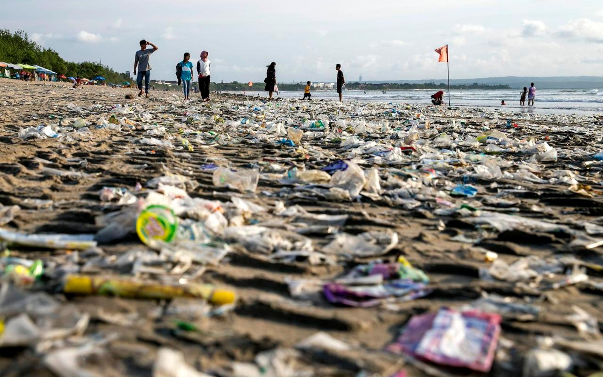 Opinie: Wanneer stoppen laagwaardig plastic? - Friesch Dagblad