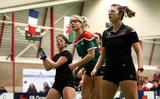 Concentratie bij de finalisten van de Dutch Open Wallball in sporthal De Trije in Franeker. Van links naar rechts Corry Kroondijk, Marrit Zeinstra, Anne Monfils (achter) en Harmke Siegersma.
