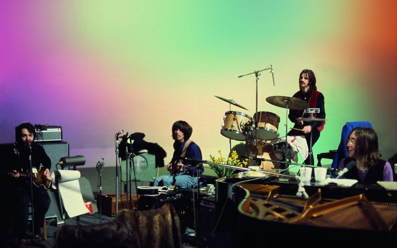 Optreden van The Beatles in de documentaire The Beatles get back. Optreden van The Beatles in de documentaire The Beatles get back.