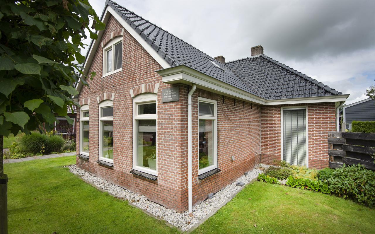 Het geboortehuis van schrijver Theun de Vries in Feanwâlden. 