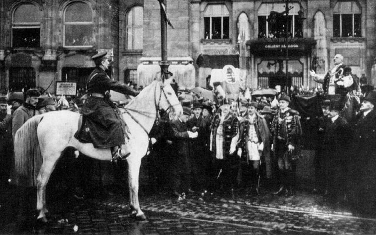Horthy op zijn witte paard, 16 november 1919.