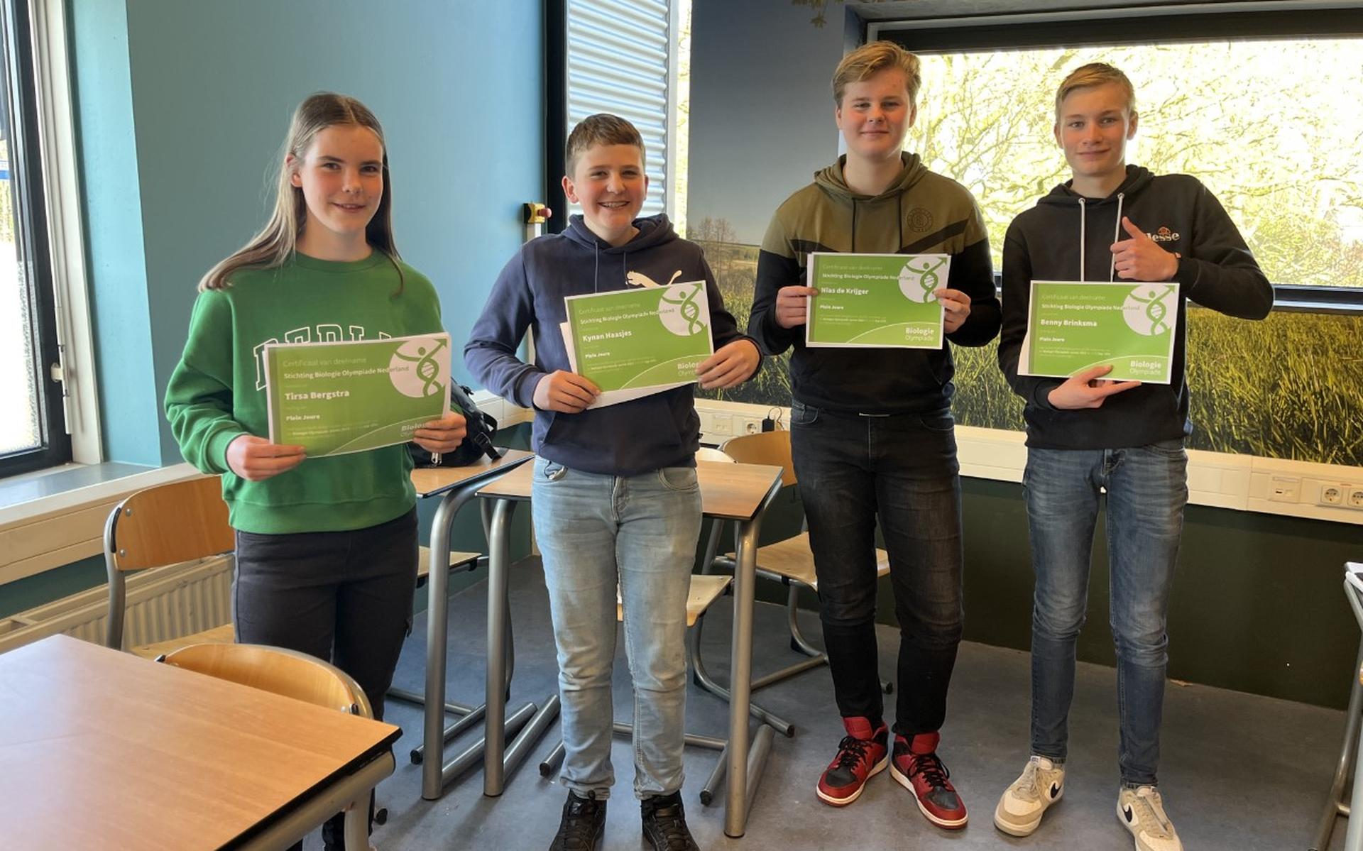 Vier derdejaars leerlingen van Plein Joure.