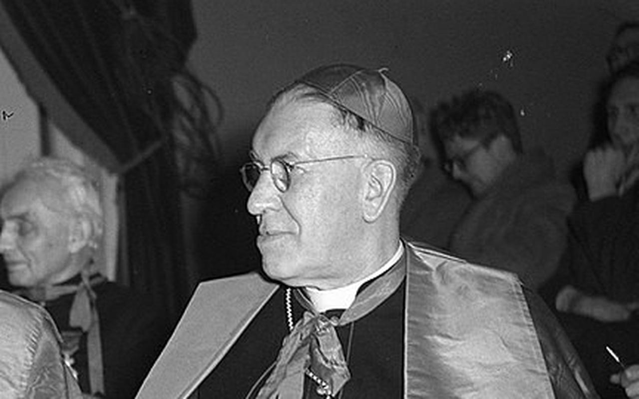 Kardinaal De Jong tijdens zijn eredoctoraat in Leuven in 1948. 