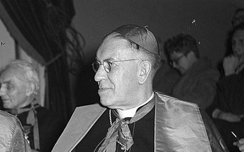 Kardinaal De Jong tijdens zijn eredoctoraat in Leuven in 1948. 