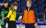 Schaatser Antoinette de Jong en bondscoach Rintje Ritsma tijdens de eerste gezamenlijke training voor de ploegachtervolging. 