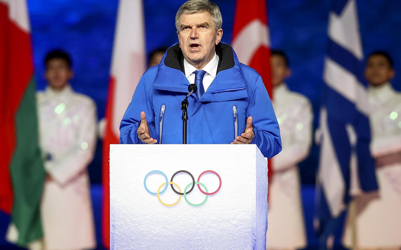 Thomas Bach, voorzitter IOC speekt tijdens de sluitingsceremonie van de Olympische Winterspelen 2022 in Beijing, China. 