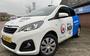 Auto bij het omroeppand van streekomroep RTV NOF in De Westereen. 