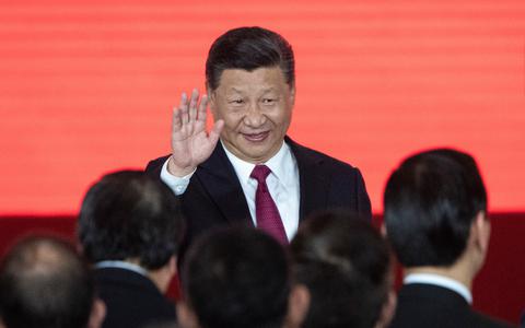 President Xi Jinping van China is een zeer moderne dictator, die met zijn surveillancestaat en sociaalkredietsysteem alles en iedereen in de gaten wil houden
