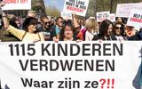 Demonstranten tijdens steunmanifestatie vorige week voor toeslagenouders en kinderen in Rotterdam.