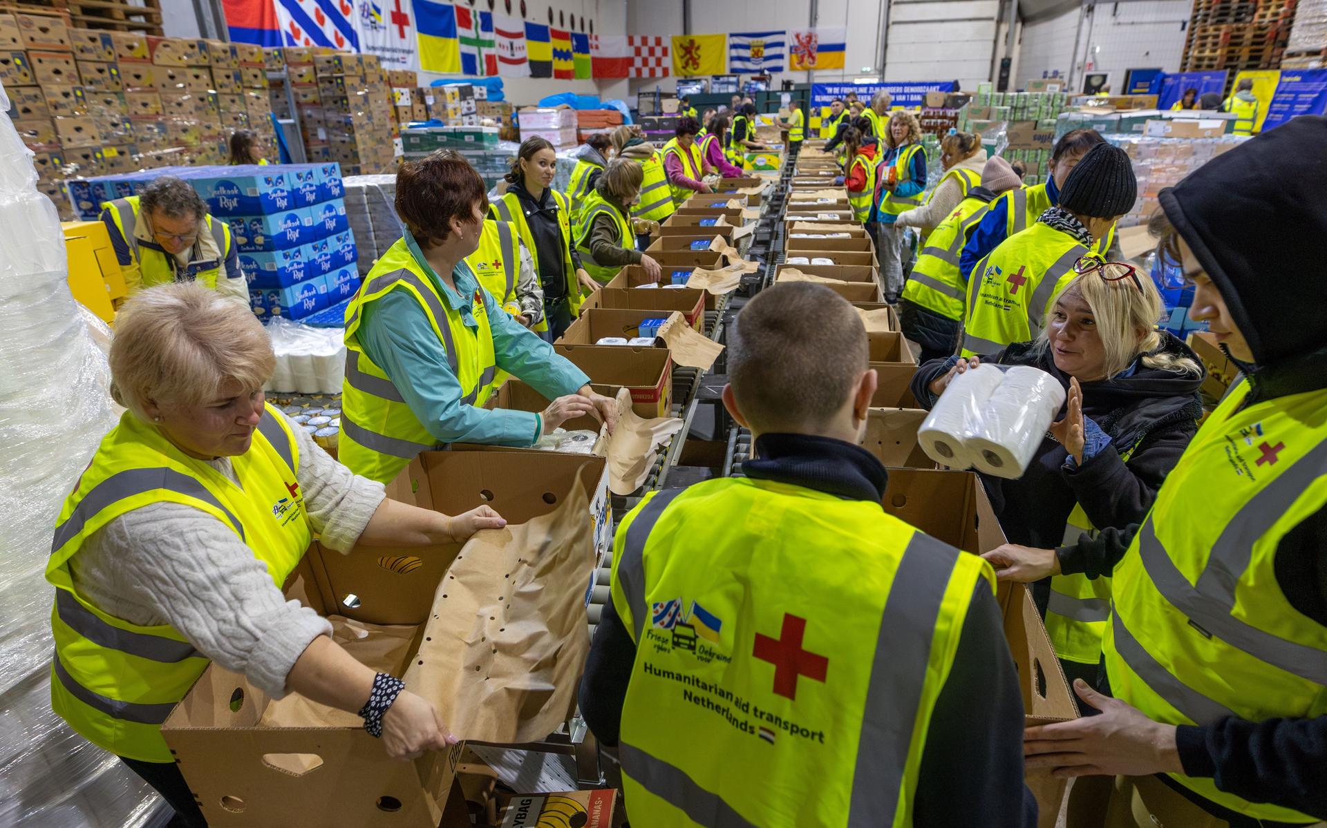 Van Haulerwijk naar Oekraïne: bananendozen met eten, sjoelbakken en wandelstokken