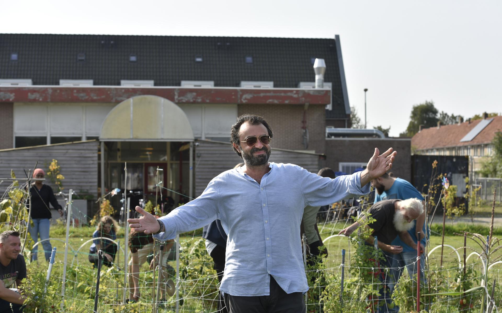 Alles om netwerkcentrum De Klomp heen verandert, maar binnen staat gewoon de koffie klaar