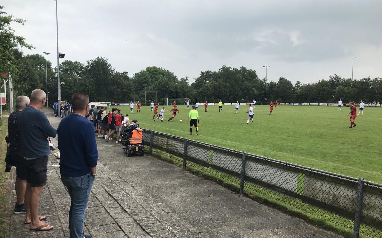 De Westereen. Zwaagwesteinde neemt het op tegen Kootstertille. De Westereen. Zwaagwesteinde neemt het op tegen Kootstertille.