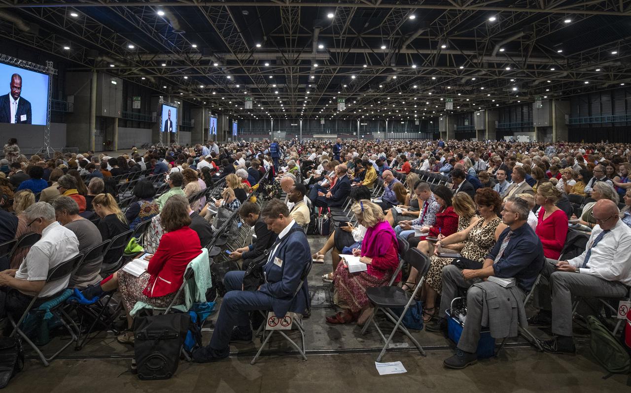 Bezoekers tijdens het internationaal congres Liefde faalt nooit! van Jehovah's getuigen in de Jaarbeurs, in 2019. 