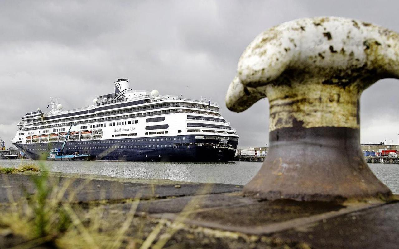 In Rotterdam worden Oekraïense vluchtelingen opgevangen op cruiseschip de Volendam.