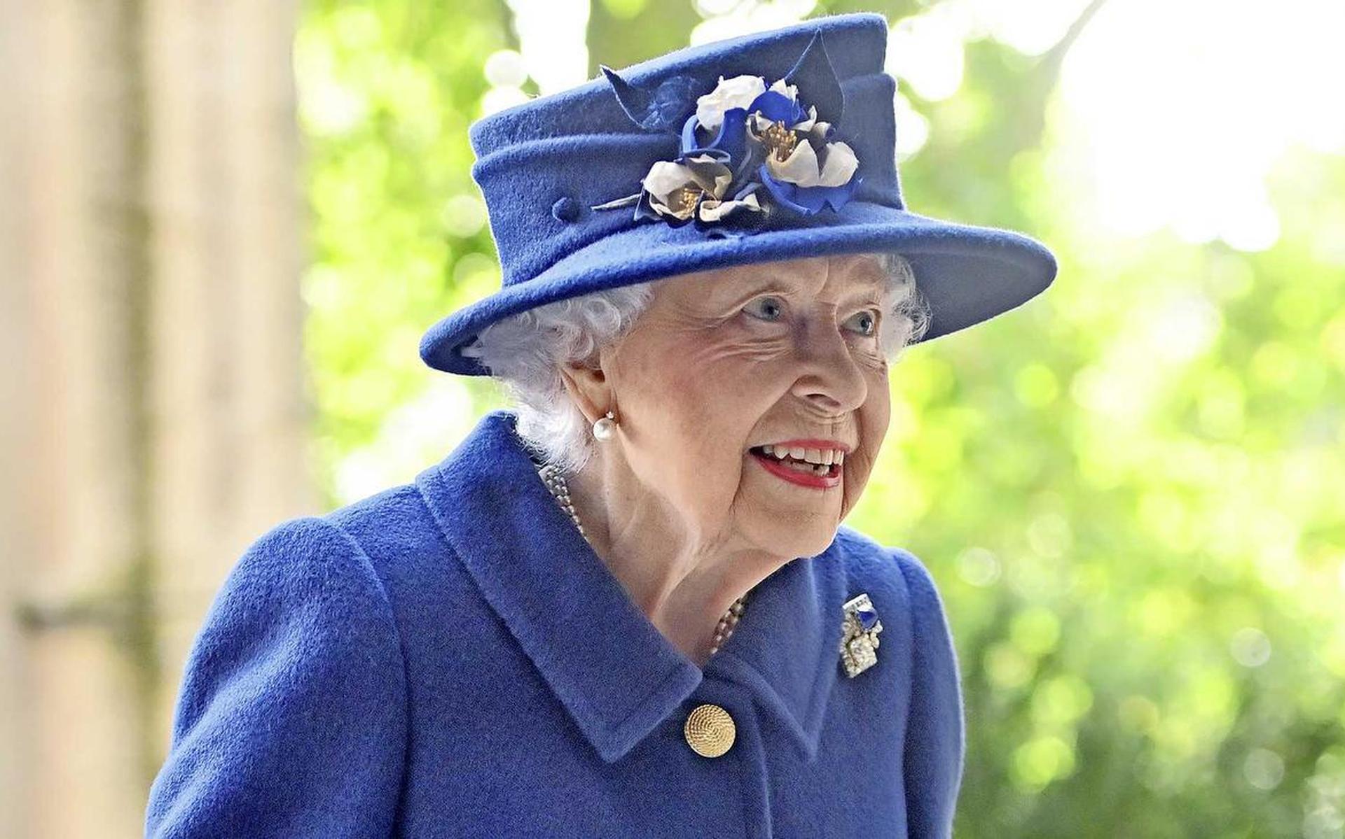 Hoofdbrekens bij het Engelse hof: hoe komt koningin Elizabeth zonder