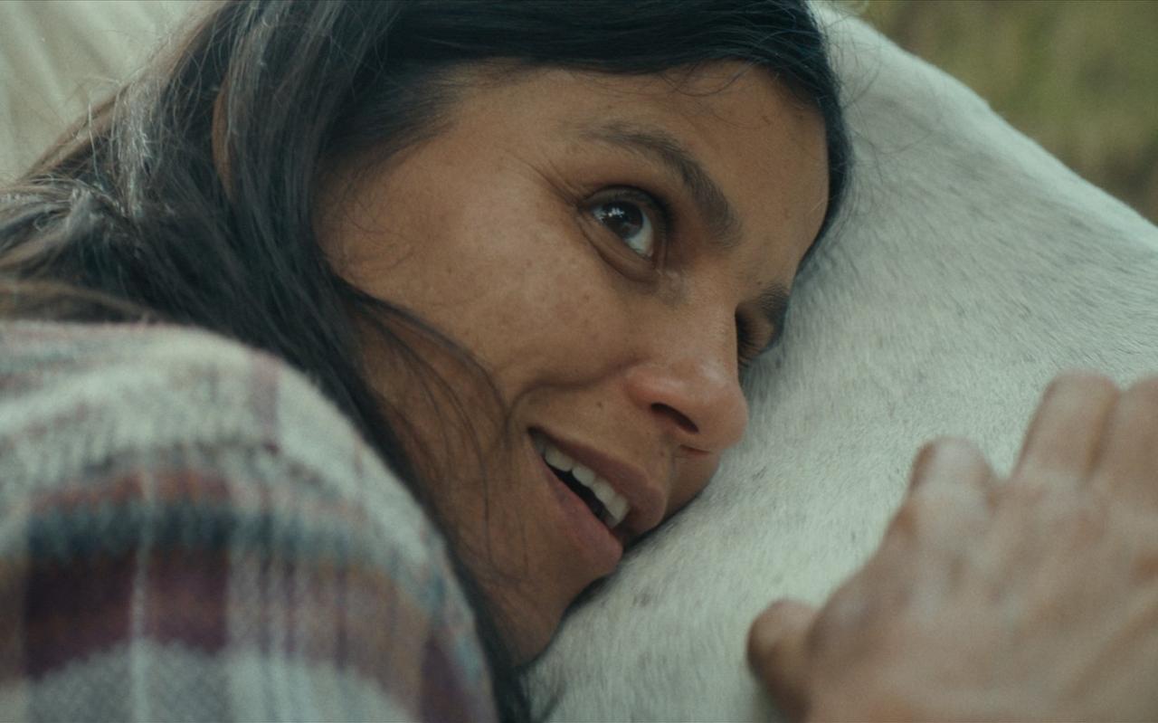De veertigjarige, zwakbegaafde Clara in de film Clara Sola. De veertigjarige, zwakbegaafde Clara in de film Clara Sola.
