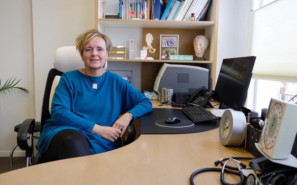 Huisarts Karin Groeneveld, voorzitter van de Friese Huisartsenvereniging. 