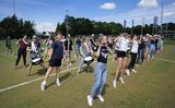 Showband Takostu oefende het hele weekeinde op de voetbalvelden van Stiens voor het komende wereldkampioenschap in Kerkrade