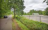 Op deze plek op bedrijventerrein De Swette in Feanwâlden wil bedrijf Rubber Verwerking Nederland (RVN) zich vestigen. 