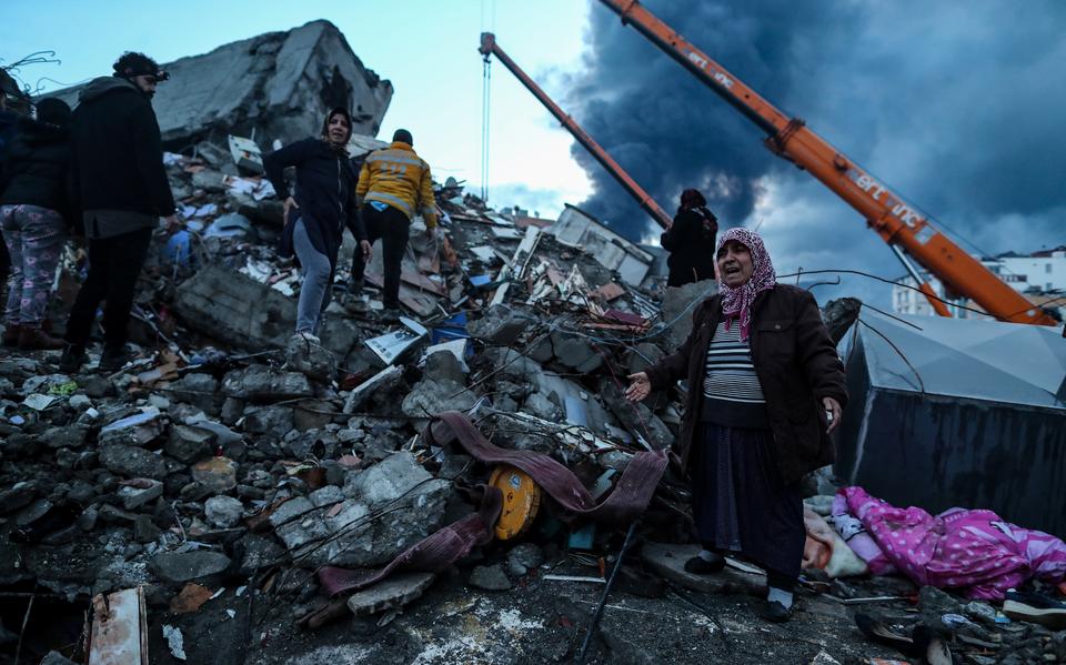 De ontreddering in beeld in Iskenderun, in het district Hatay, in Turkije.