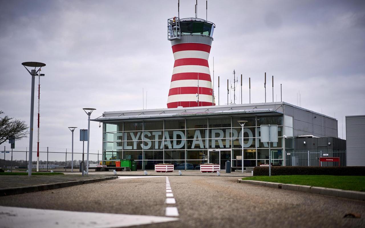 De verkeerstoren van Lelystad Airport De verkeerstoren van Lelystad Airport