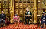 Prins Charles, zijn vrouw Camilla, prins William en op de plaats van koningin Elizabeth: de kroon.