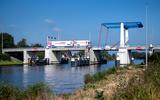 De brug over het Prinses Margrietkanaal bij Kootstertille vlak voor het verbod op vrachtverkeer inging, oktober 2021.  