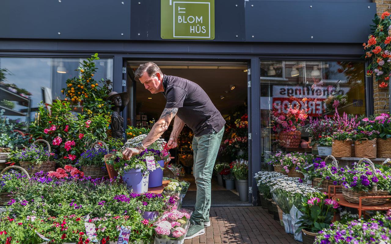 Peter van Dam van bloemenzaak It Blomhûs aan de Oosterdijk in Sneek.